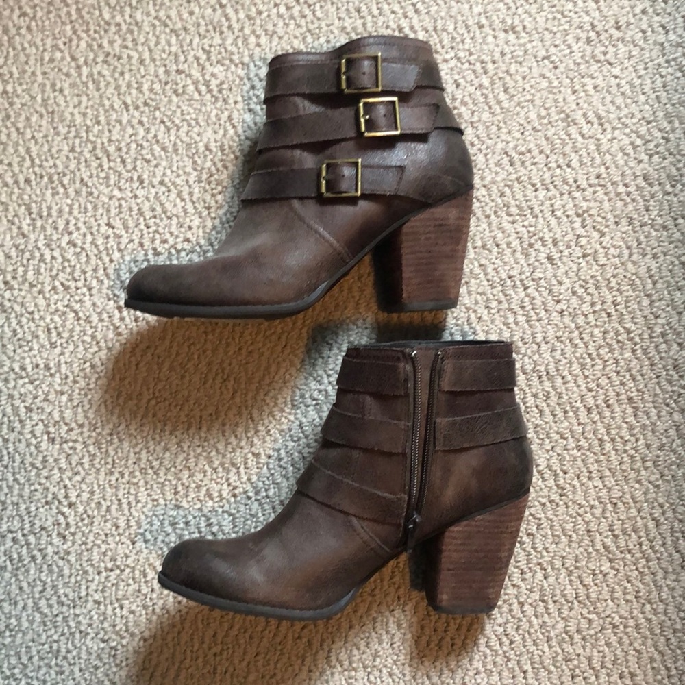Abound Booties size 8